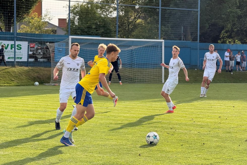 B-tým i bez trenéra Hubáčka a sedmi hráčů prohnal Vrchovinu